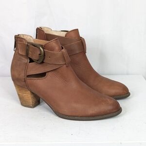 Vionic Rory Smooth Oiled Leather Ankle Wrap Stacked Booties